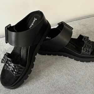 Jambu Dara Black Platform Sandals